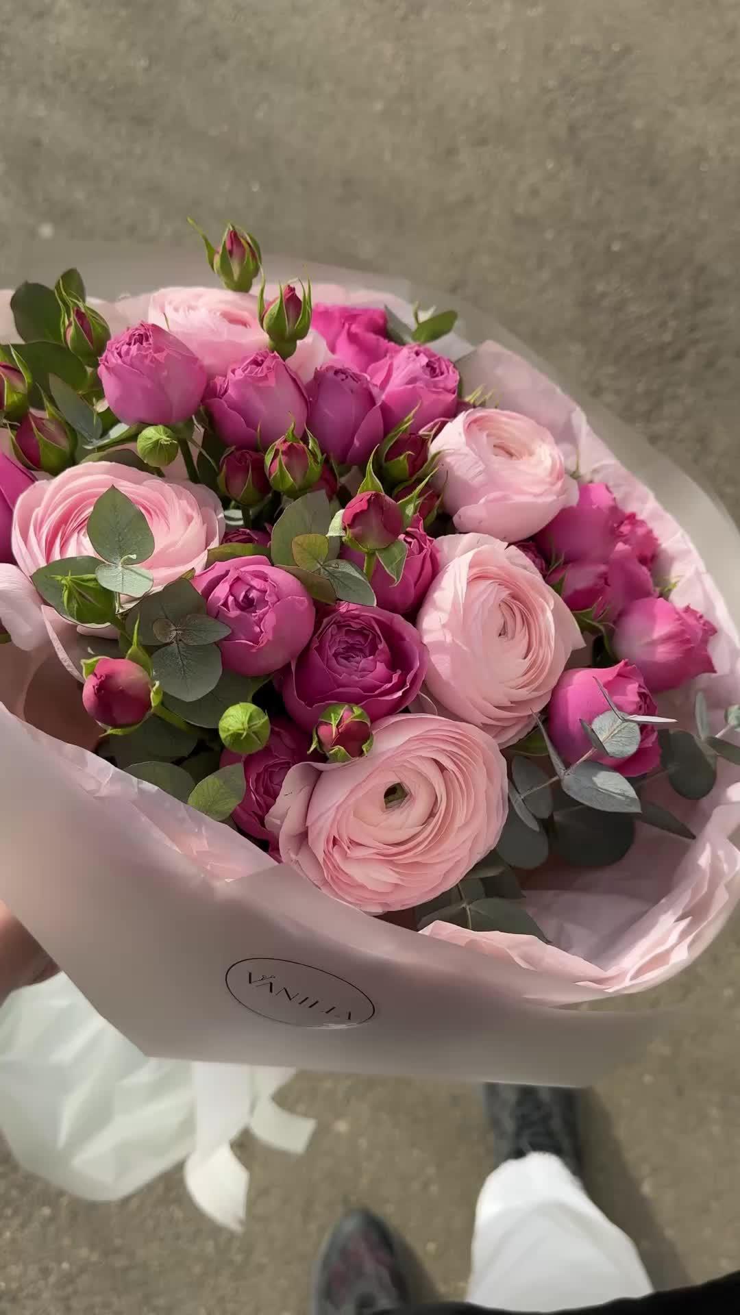 Ocean Whispers: Tranquil Seaside Floral Mix